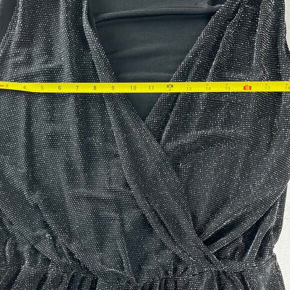 Charlotte Russe Black Glitter Surplice Sleeveless Romper 1X - Picture 8 of 9